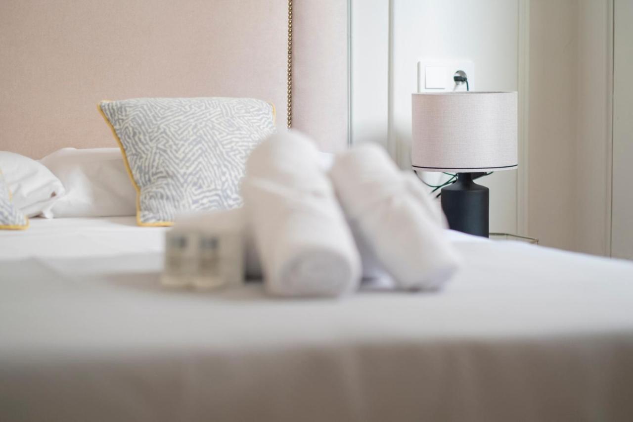 Apartamento Plaza De La Merced 4 Habitaciones Málaga Kültér fotó