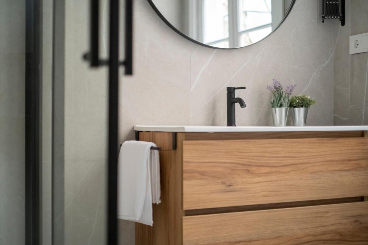Apartamento Plaza De La Merced 4 Habitaciones Málaga Kültér fotó