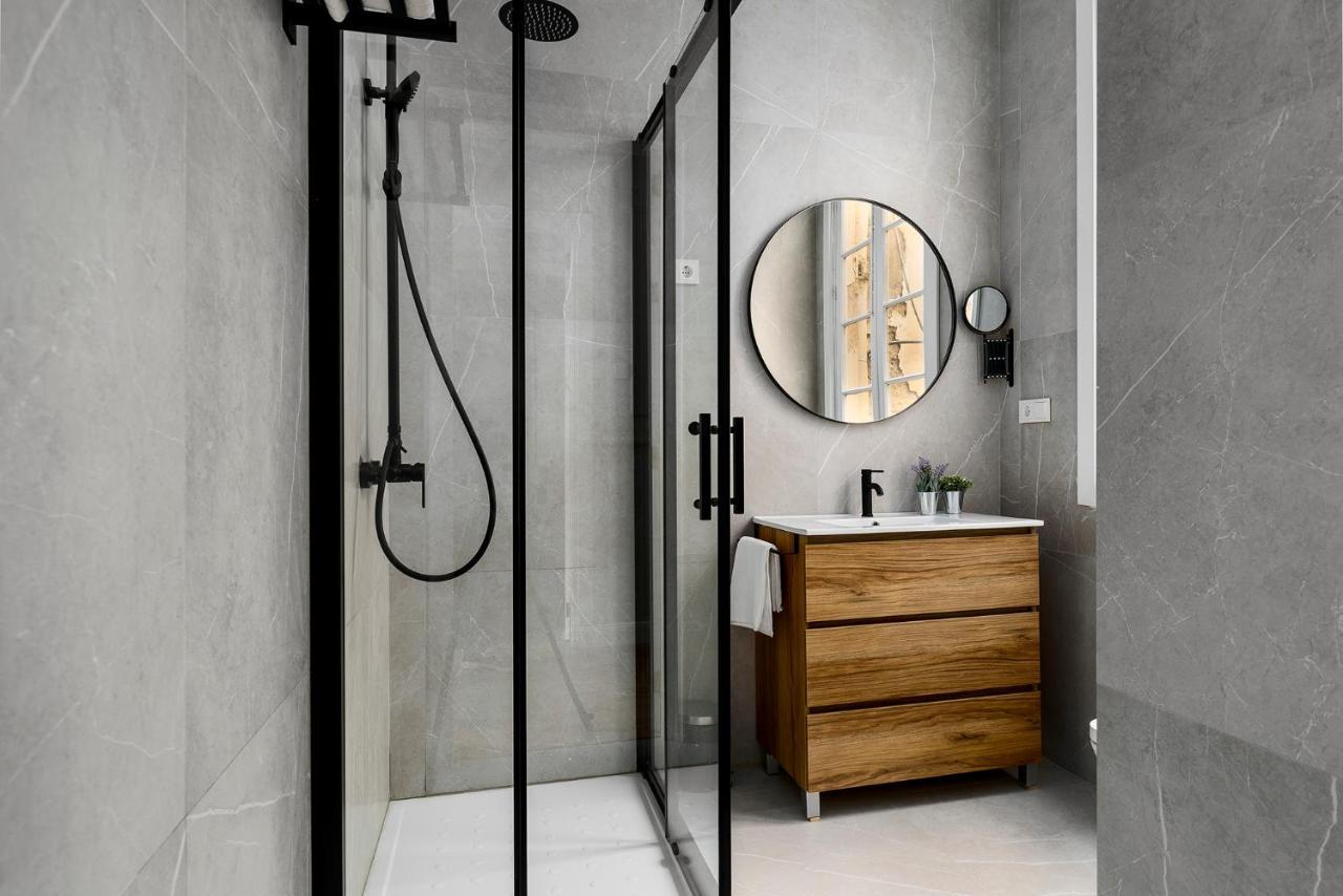 Apartamento Plaza De La Merced 4 Habitaciones Málaga Kültér fotó